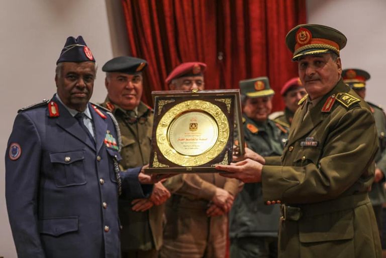 الجيش الليبي يخرج دفعة جديدة من ضباط المدفعية تخير دفعة جديدة من ضباط المدفعية بالجيش اللليبي