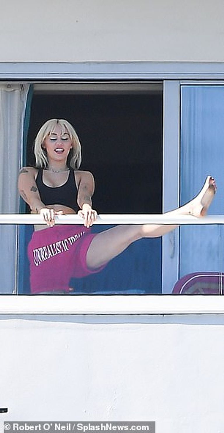 مغنية البوب الأمريكية مايلي سايرس