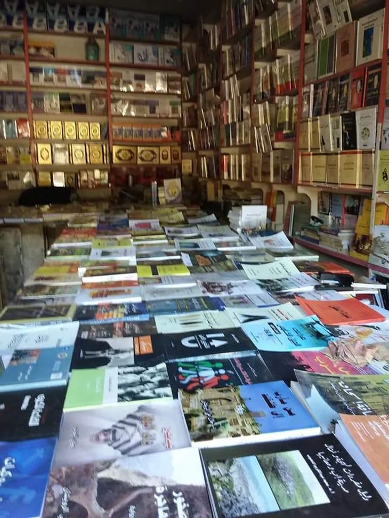 مليشيات الحوثي تغلق أشهر مكتبة فكرية بالعاصمة اليمنية صنعاء