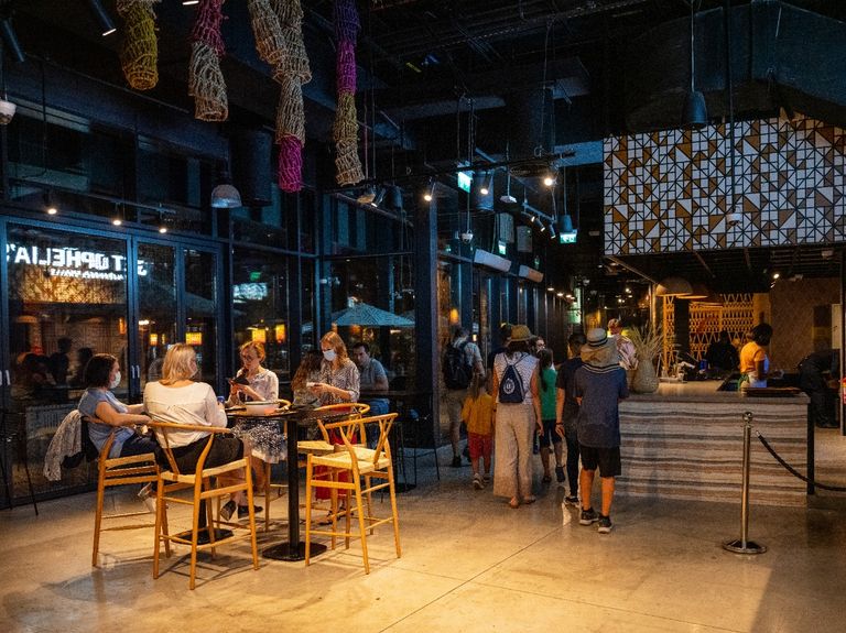 خيارات متنوعة لتناول العشاء في إكسبو 2020 دبي بمناسبة عيد الحب