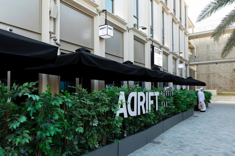 خيارات متنوعة لتناول العشاء في إكسبو 2020 دبي بمناسبة عيد الحب