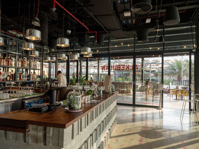 خيارات متنوعة لتناول العشاء في إكسبو 2020 دبي بمناسبة عيد الحب