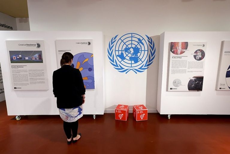 أعمال فنية لعالمات تعكس تجاربهن في التصدي لجائحة كورونا 