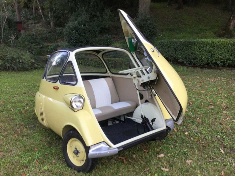 طراز بي إم دبليو BMW Isetta  طراز Reliant Robin