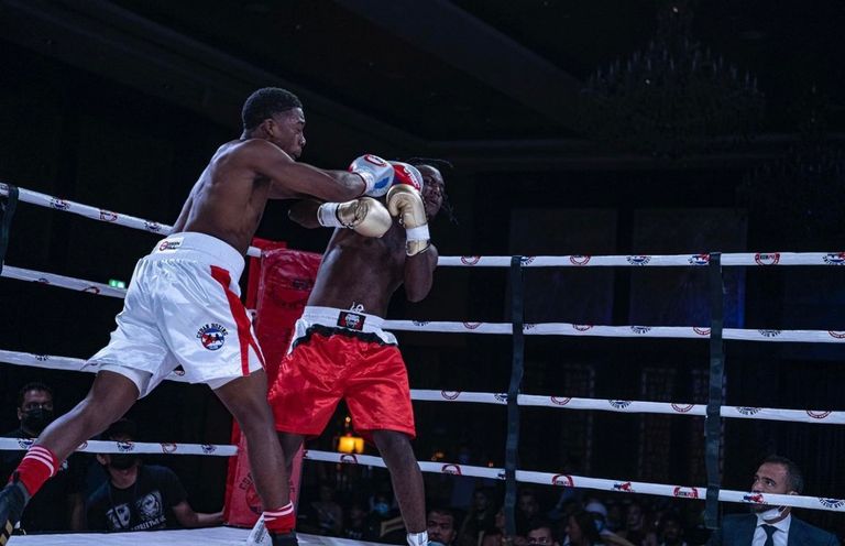 دبي تستعد لنزال تاريخي في الملاكمة