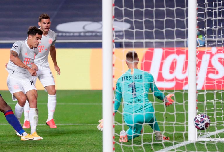 فيليبي كوتينيو بقميص أستون فيلا