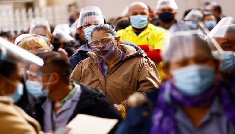 اللقاحات ساهمت في الحد من وطأة جائحة كورونا