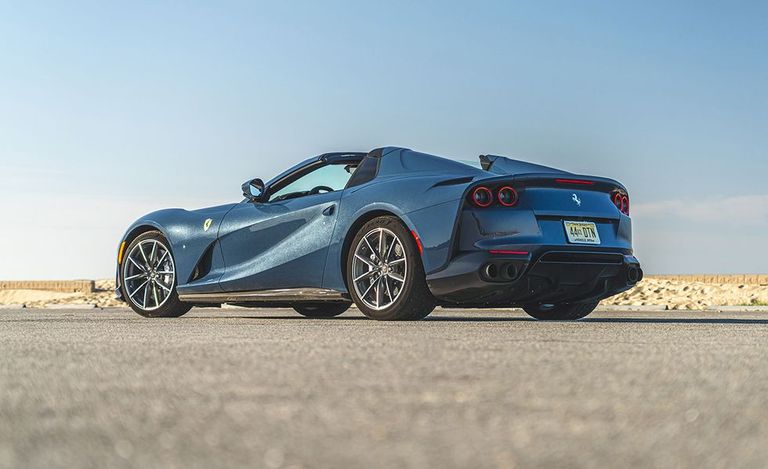 طراز Ferrari 812 GTS  طراز Bugatti Chiron