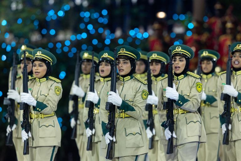 جانب من عرض شرطة دبي في 