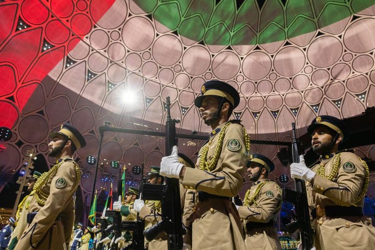 جانب من عرض شرطة دبي في 