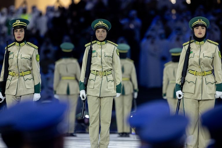 جانب من عرض شرطة دبي في 