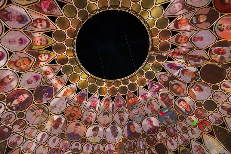 جانب من عرض شرطة دبي في 