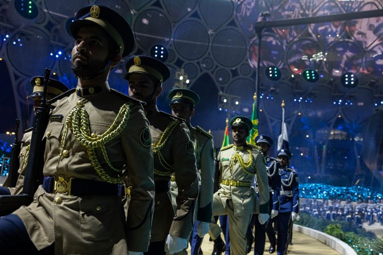 جانب من عرض شرطة دبي في 