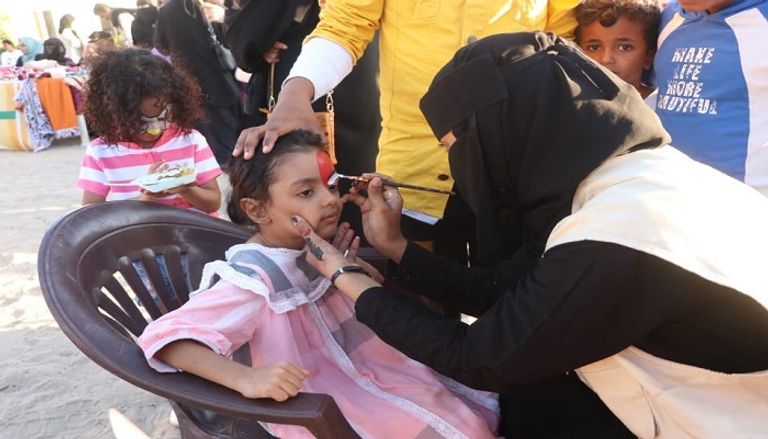 جانب من فعاليات دعم محاربات السرطان في عدن