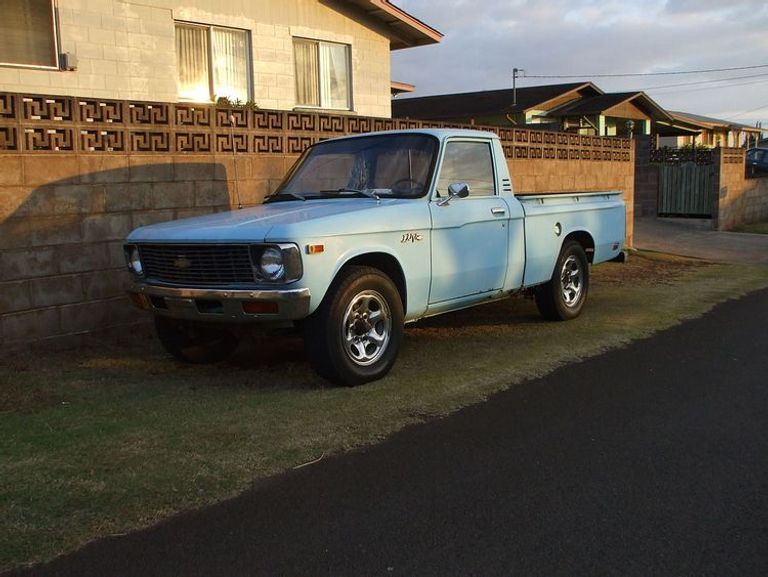 شاحنة Chevrolet LUV 4x4 شاحنة Dodge B Series