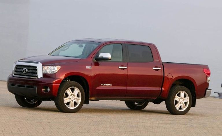 شاحنة Toyota Tundra SR5 شاحنة Dodge B Series