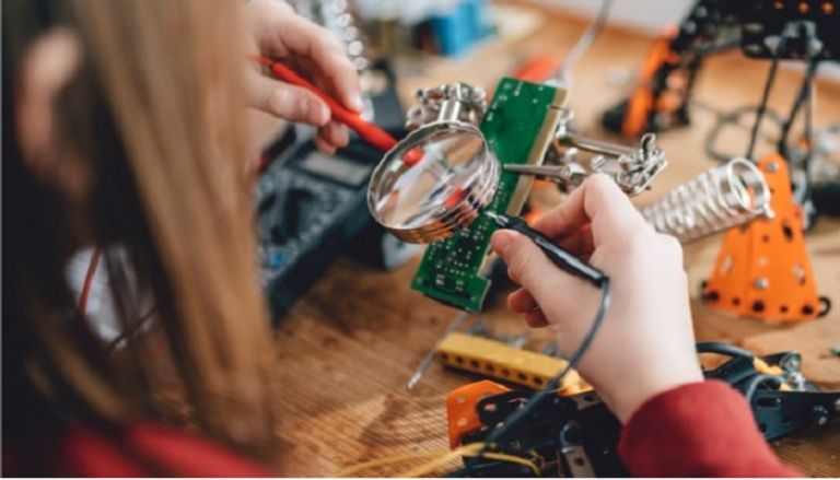 تحديات البشرية تستوجب إطلاق العنان لإبداع النساء