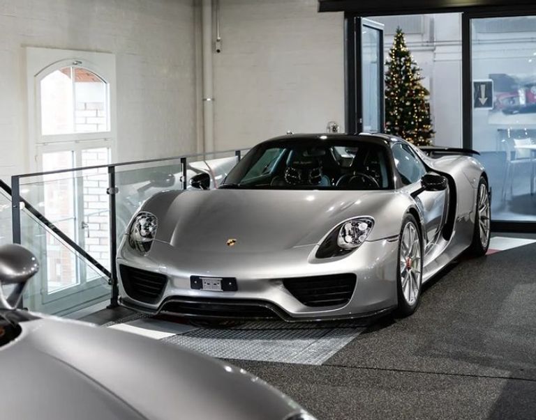طراز Porsche 918 Spyder طراز Ferrari LaFerrari
