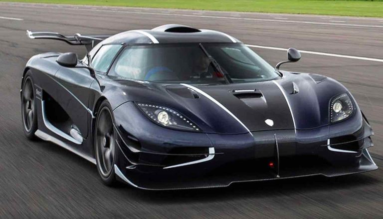 طراز Koenigsegg One:1 طراز Ferrari LaFerrari