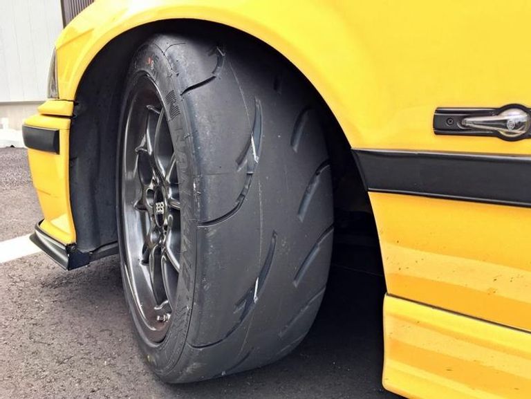 اطارات تتمتع بمزيد من الفجوات إطارات السيارة أحد أسرار تسريعها