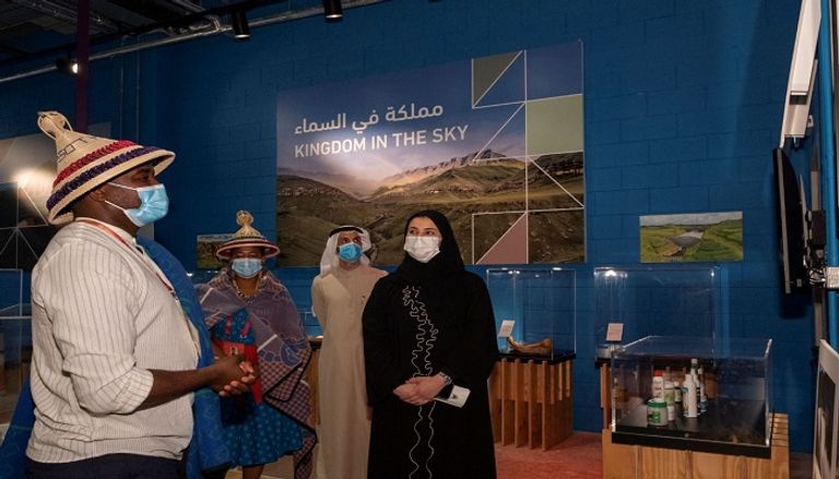 سارة الأميري تزور جناحي ليسوتو وميكرونيزيا في "إكسبو 2020 دبي"