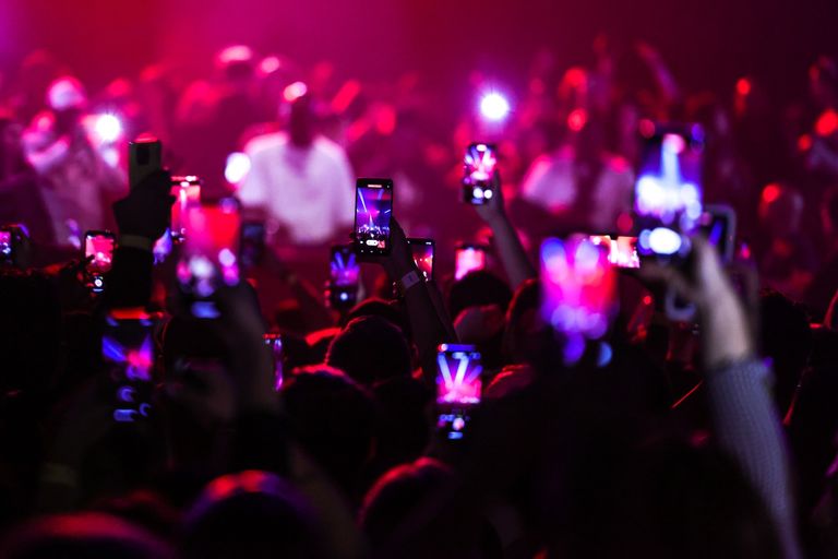 منسق الأغاني الجنوب أفريقي الدي جي "بلاك كوفي"