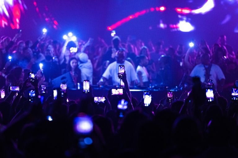 منسق الأغاني الجنوب أفريقي الدي جي "بلاك كوفي"