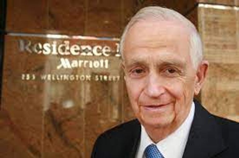 جون ماريوت مؤسس وصاحب سلسلة الفنادق العالمية