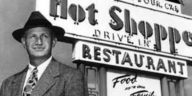 جون ماريوت مؤسس وصاحب سلسلة الفنادق العالمية