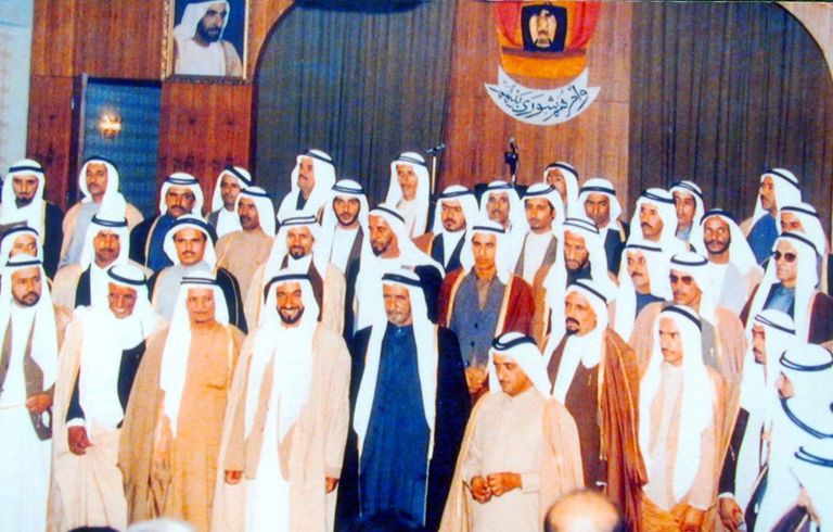  الشيخ زايد بن سلطان آل نهيان لحظة إطلاق المجلس الوطني الاتحادي