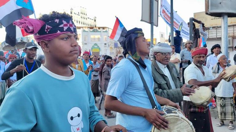 الآلاف يتظاهرون في سيئون ضد إخوان اليمن