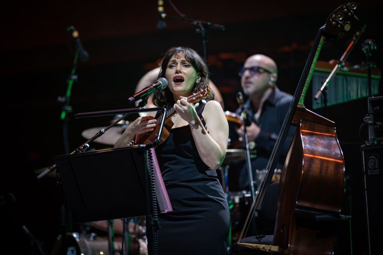 الفنانة الإيطالية توسكا