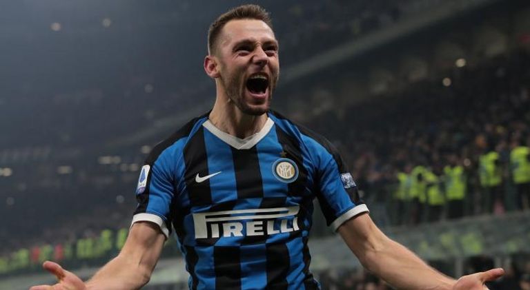 تشافي هيرنانديز مدرب برشلونة