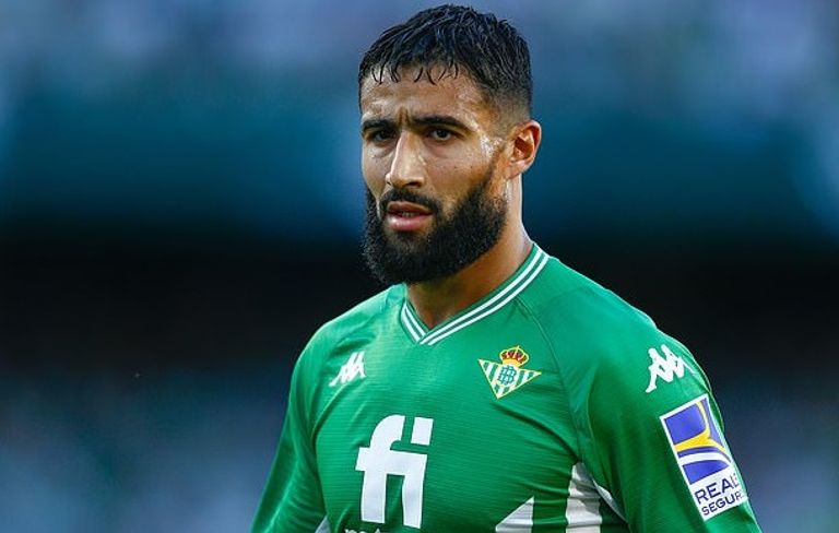 نبيل فقير تشافي هيرنانديز مدرب برشلونة