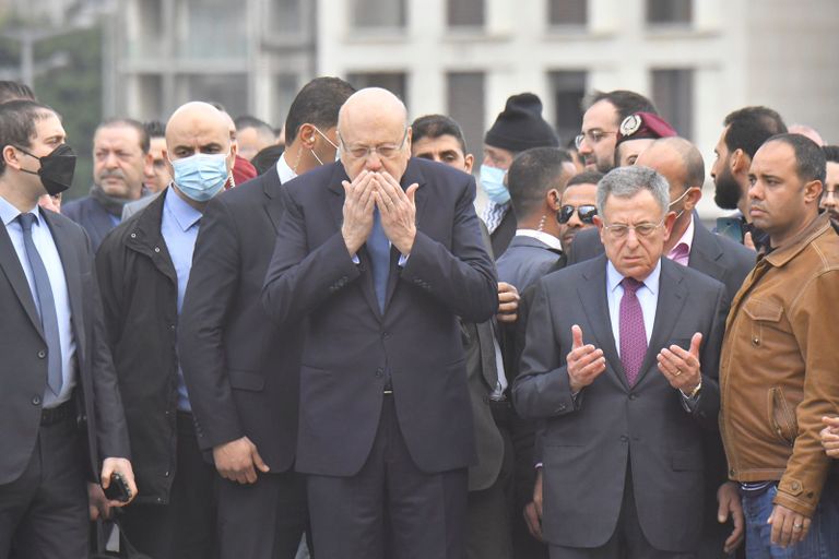 سعد يقرأ الفاتحة على روح والده رفيق الحريري