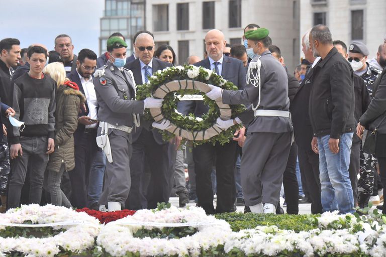 سعد يقرأ الفاتحة على روح والده رفيق الحريري