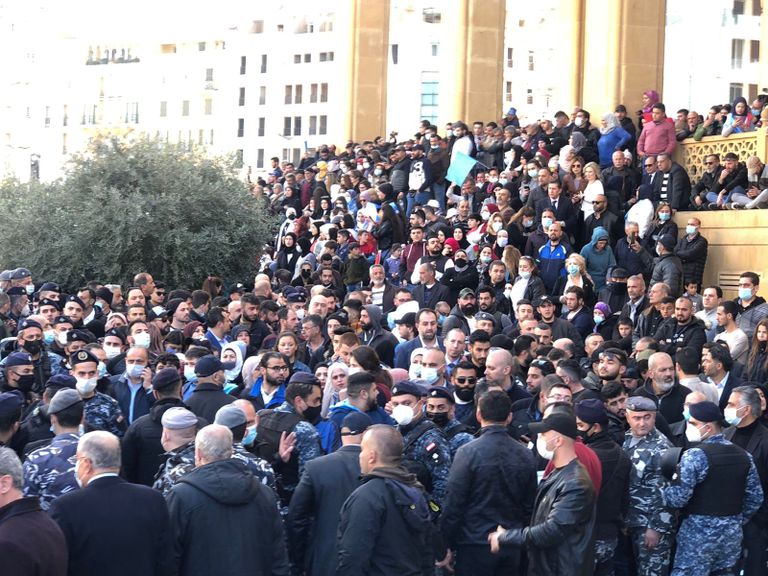 سعد يقرأ الفاتحة على روح والده رفيق الحريري