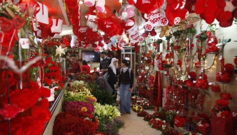 الإقبال على شراء الورد يزداد في عيد الحب