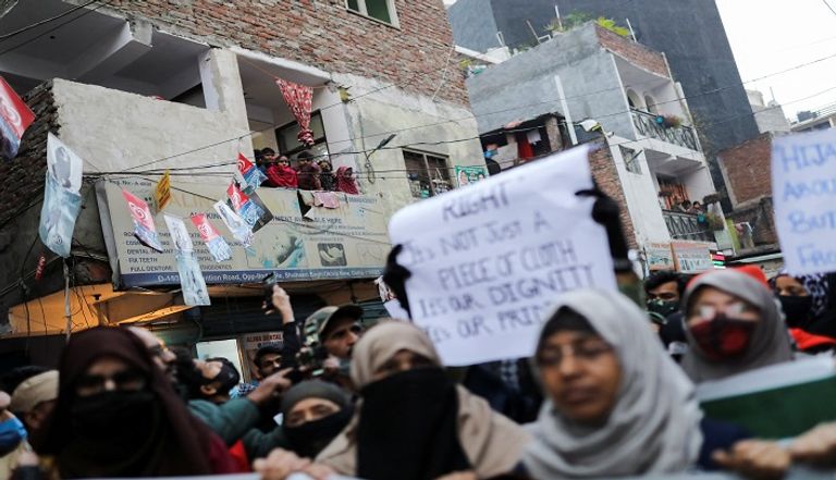 جانب من احتجاجات حظر الحجاب في الهند
