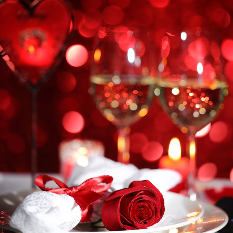 مظاهر الاحتفال بعيد الحب في تونس (أرشيفية)