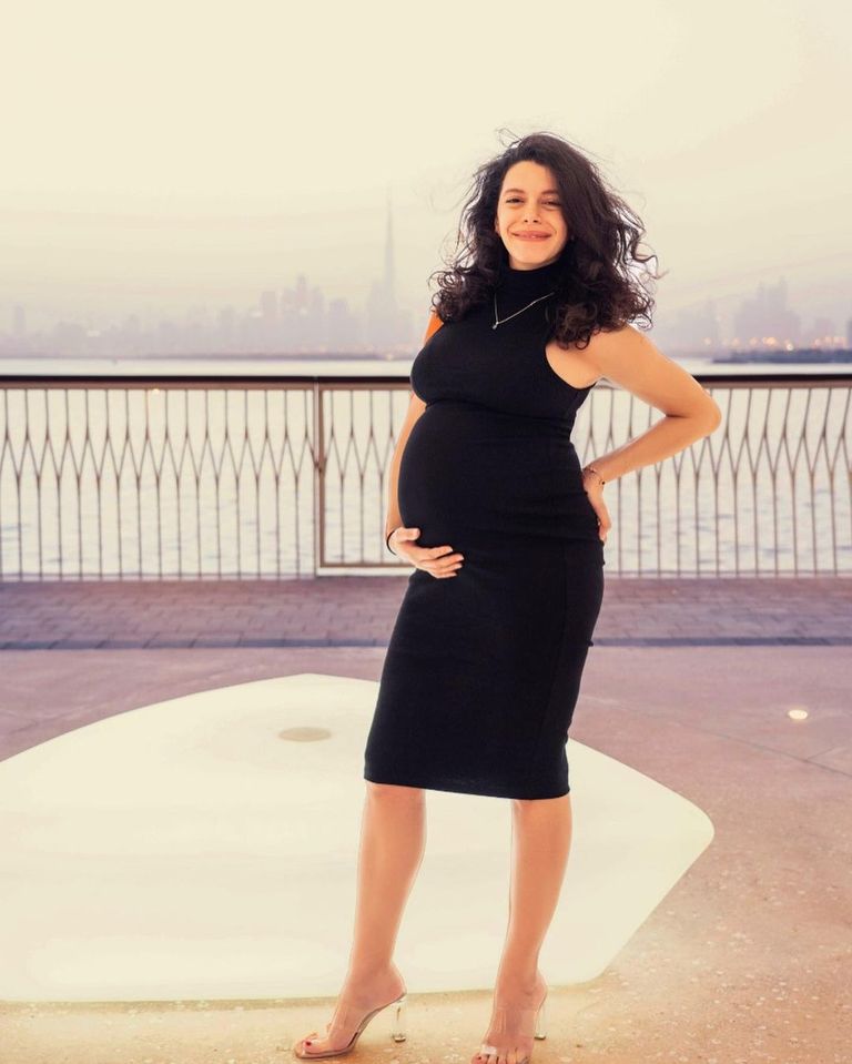 بسمة نبيل مع زوجها وابنها حورس