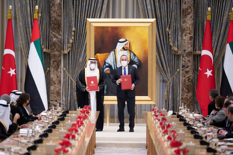 الشيخ محمد بن زايد آل نهيان خلال استقبال الرئيس التركي