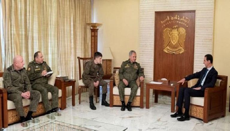 الرئيس السوري خلال اجتماعه بوزير الدفاع الروسي 
