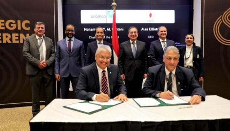 جانب من مراسم توقيع اتفاقية التعاون بين قطاع النفط المصري وأرامكو