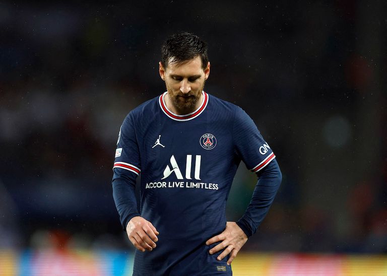 ميسي في حسرة بعد ضياع ركلة الجزاء هدف مبابي في ريال مدريد