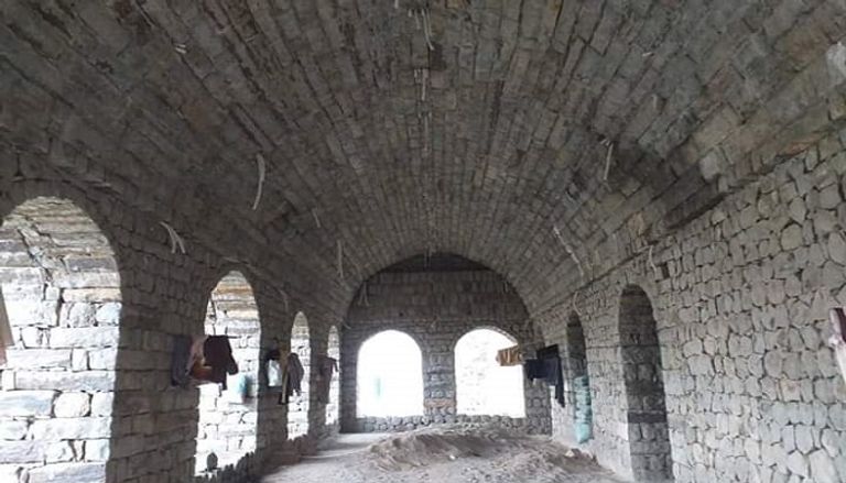 أحد الأسقف الحجرية في محافظة ريمة اليمنية