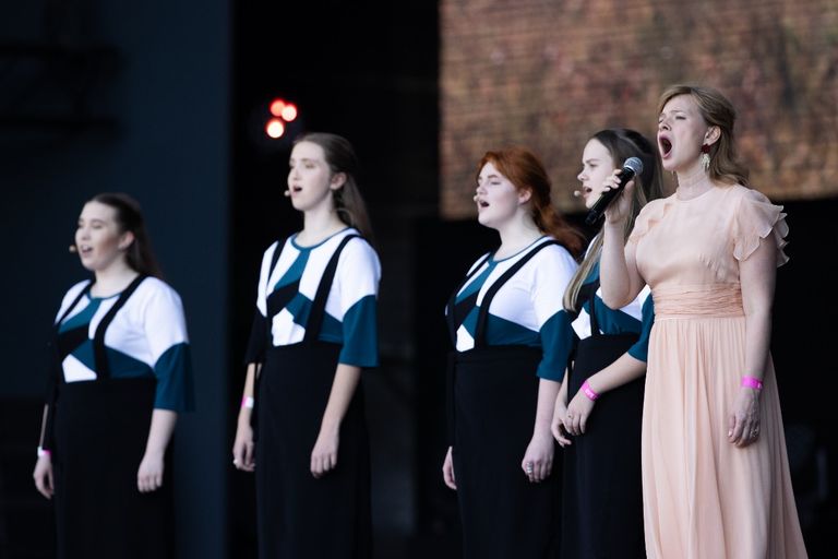 جانب من الحفل الموسيقي على منصة اليوبيل