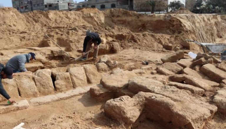 اكتشاف مقبرة رومانية عمرها 2000 عام في غزة