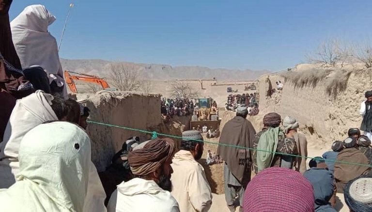 صورة للطفل الأفغاني حيدر داخل البئر