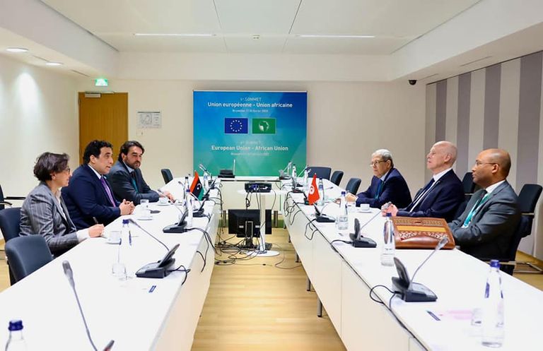 المنفي ورئيس جنوب أفريقيا سيريل رامابوزا